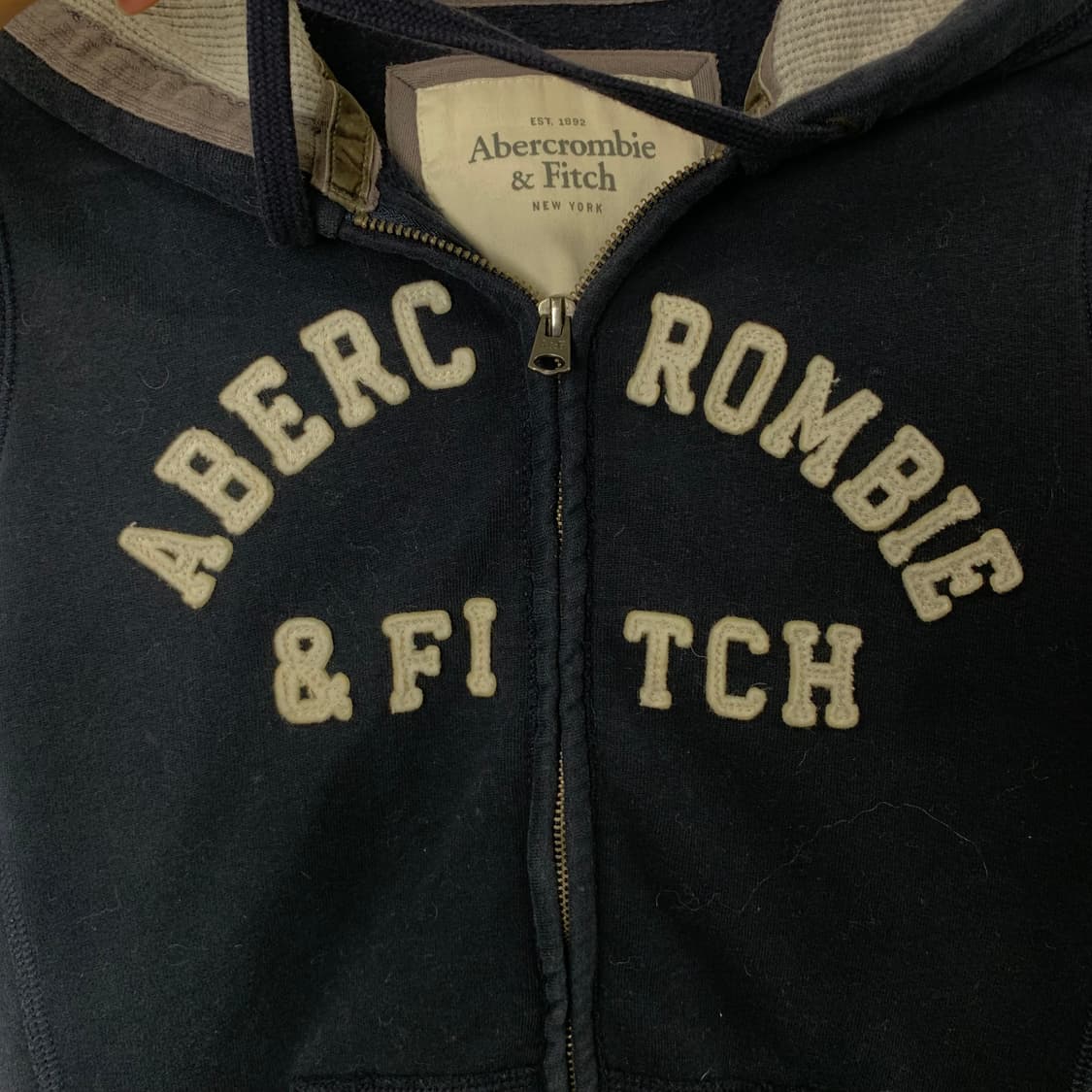 아베크롬비 y2k 와투케 네이비 딱붙 후드집업 상품이미지4