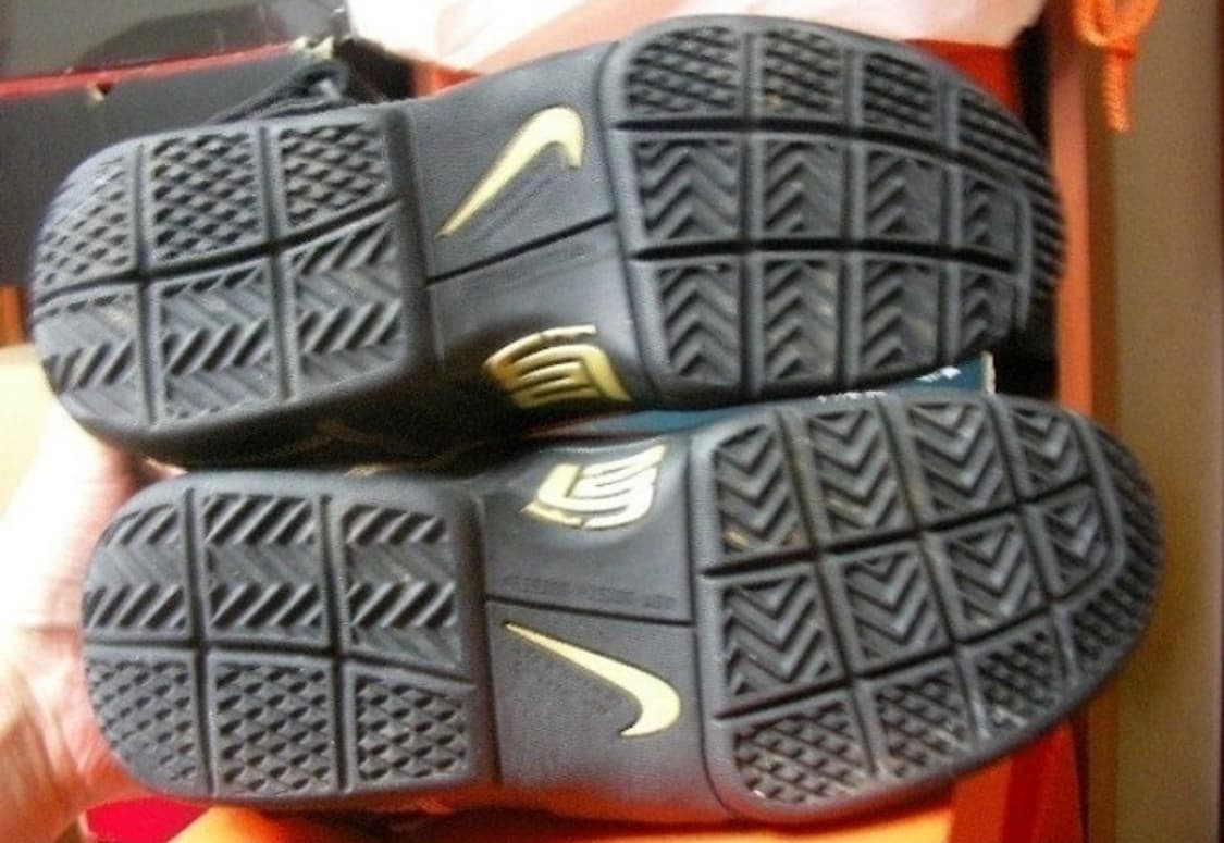 나이키 줌 솔져 르브론 검금 250 상품이미지6