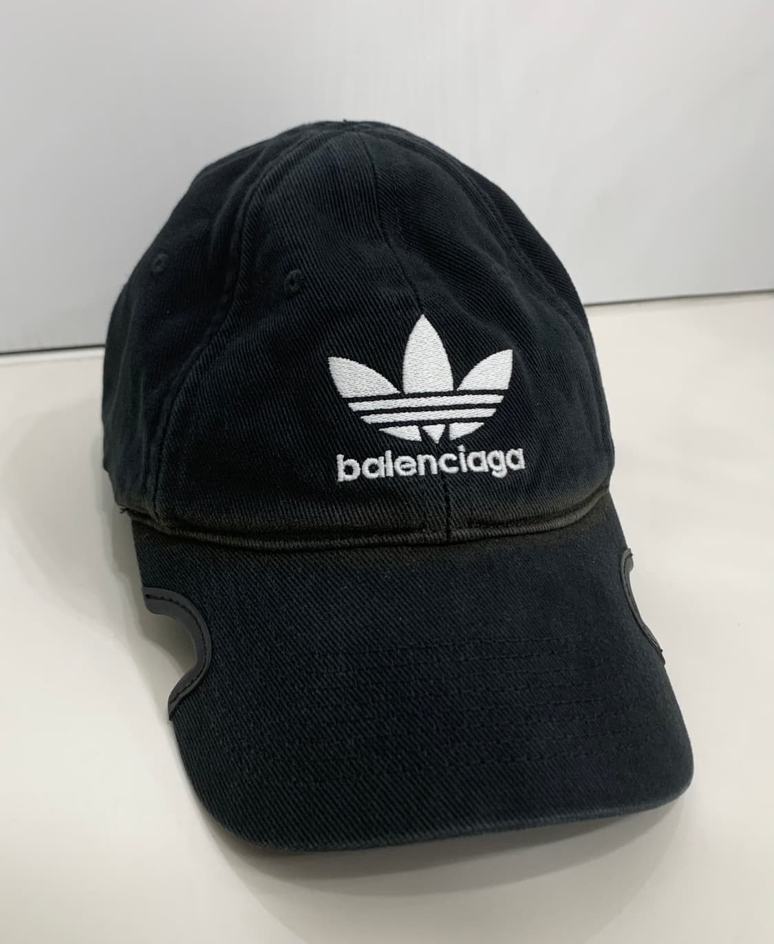[S]발렌시아가 아디다스 로고 볼캡 모자 블랙 상품이미지1