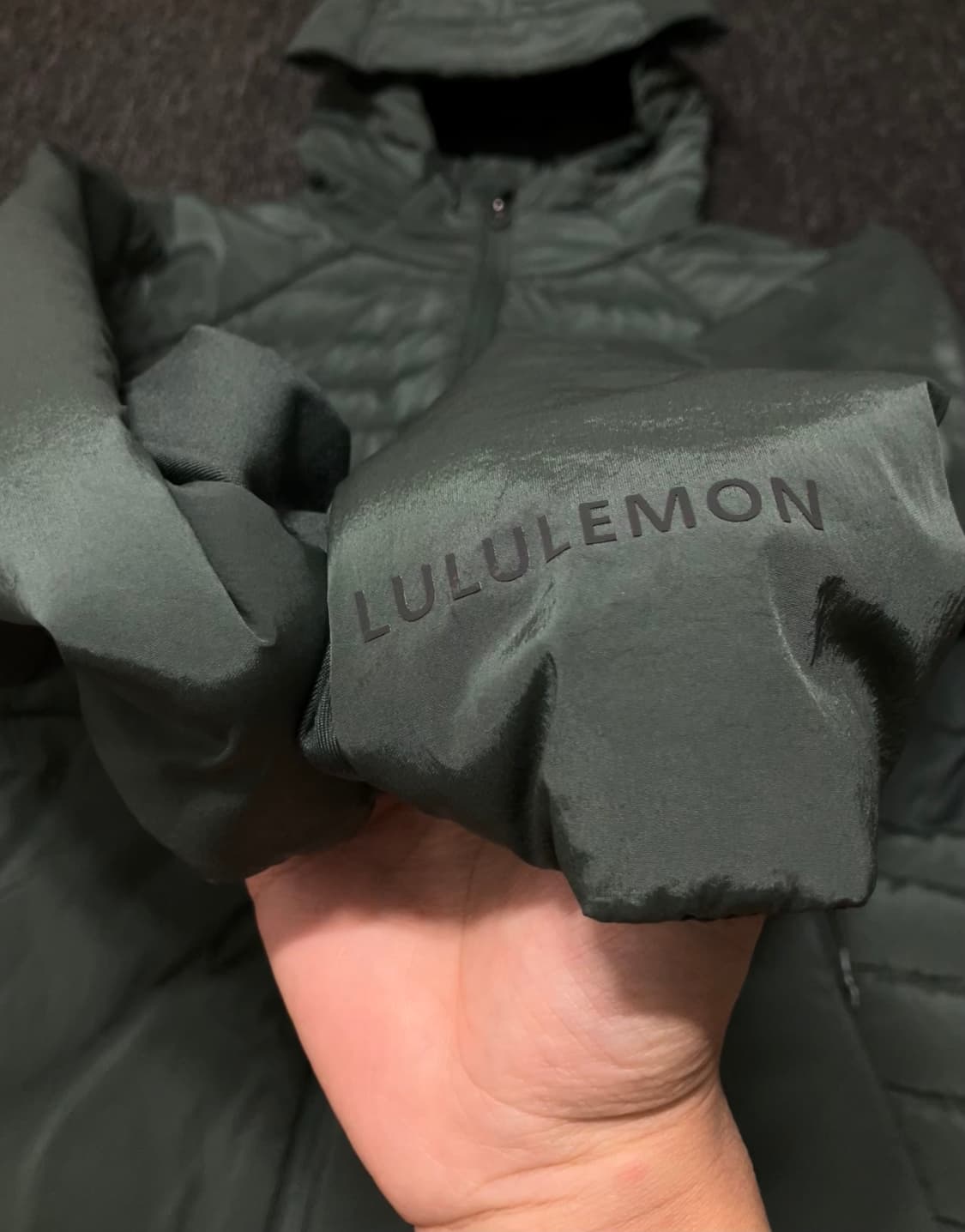 룰루레몬 다운 포 잇 올 700필 후디 경량패딩 그린 상품이미지3