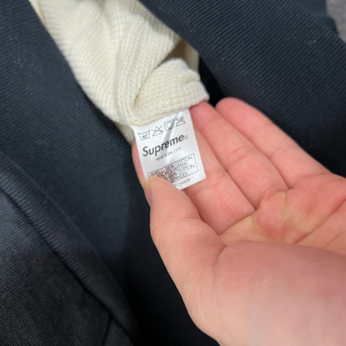 슈프림 아플리케 로고 써멀 후드집업 블랙  상품이미지9