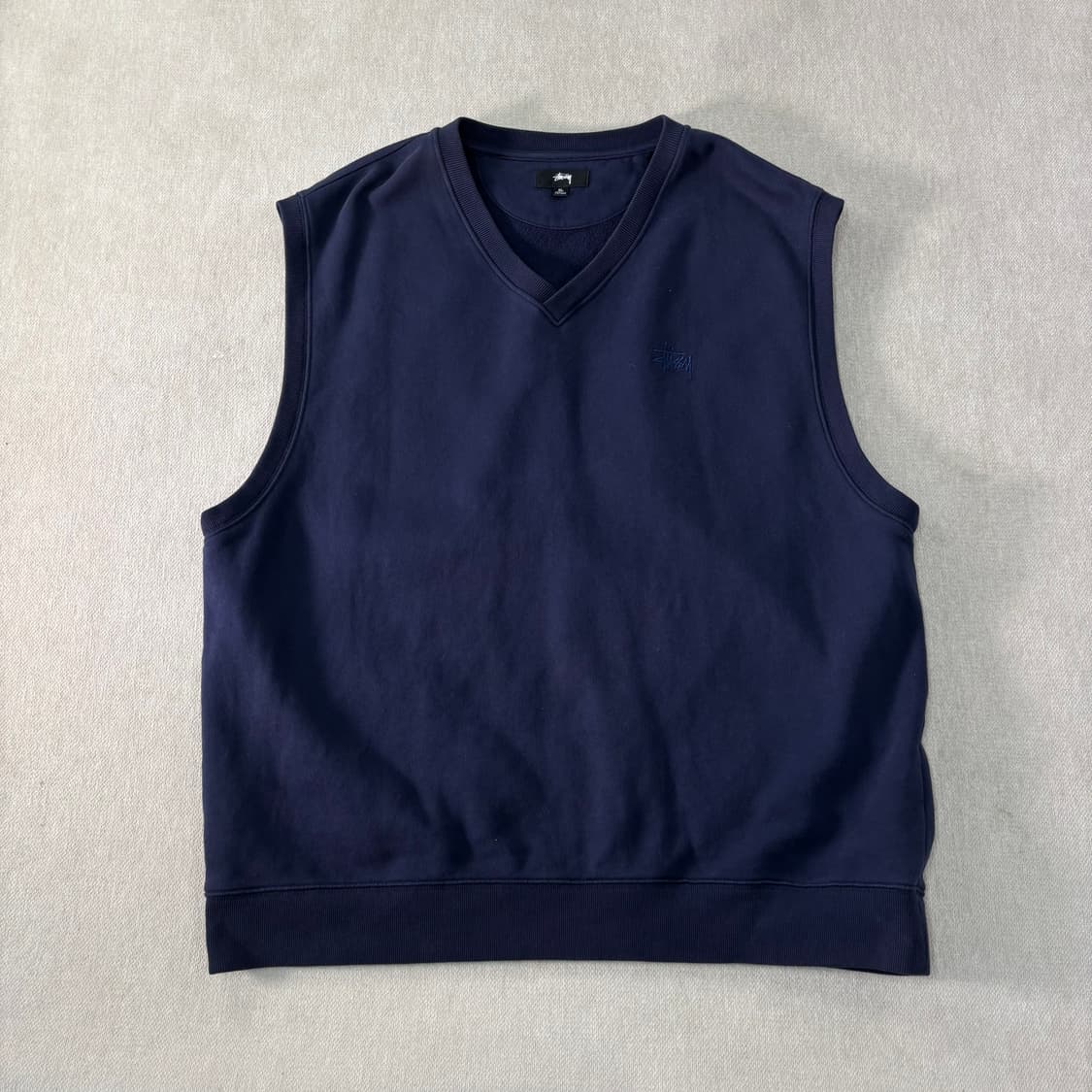 105 스투시 자수로고 스웻조끼 상품이미지1