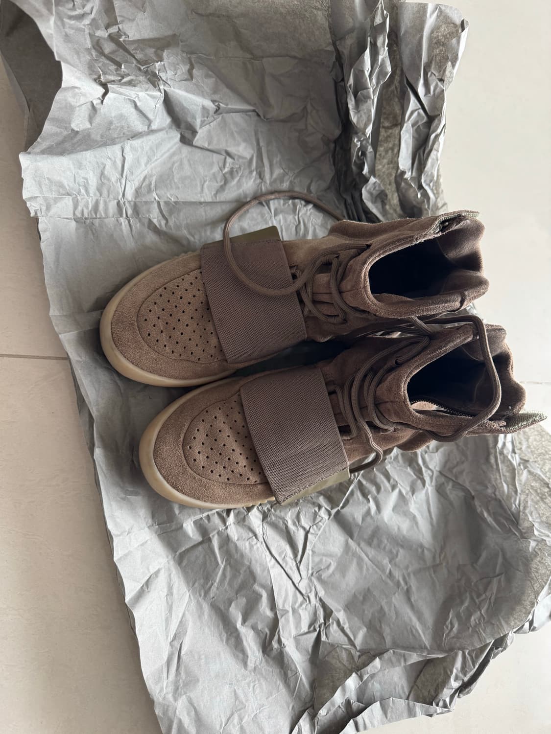 이지부스트 750 라이트 브라운 상품이미지1