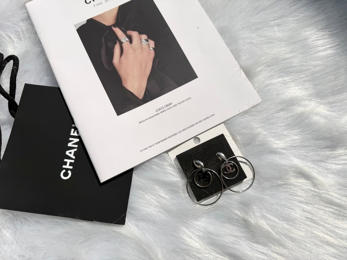 실버 링 레이어드 샤넬 이어링 상품이미지1