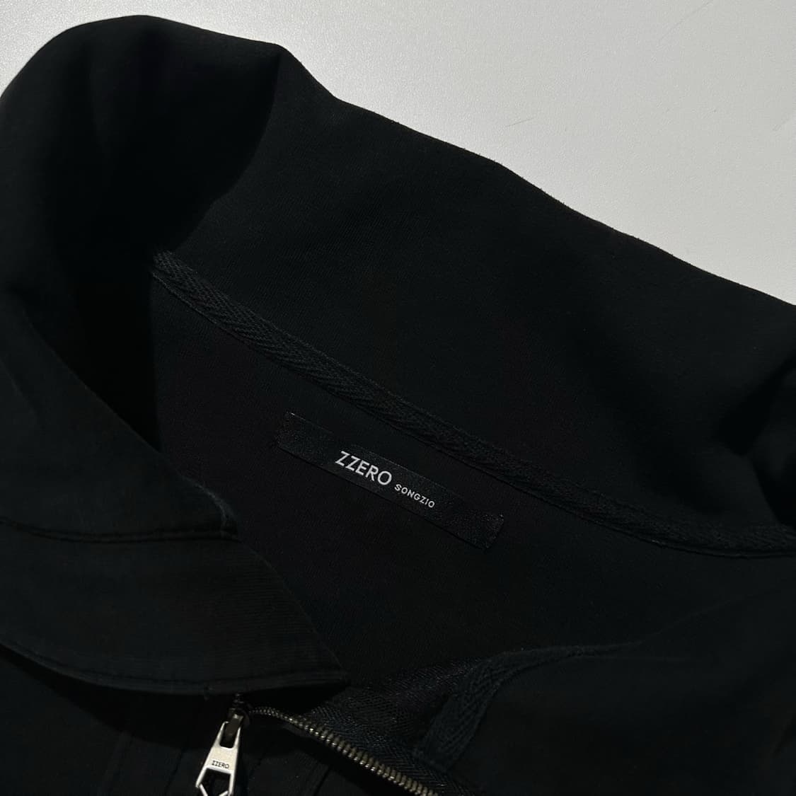 지제로 송지오옴므 팬서 하이넥 하프집업 맨투맨 블랙 상품이미지5