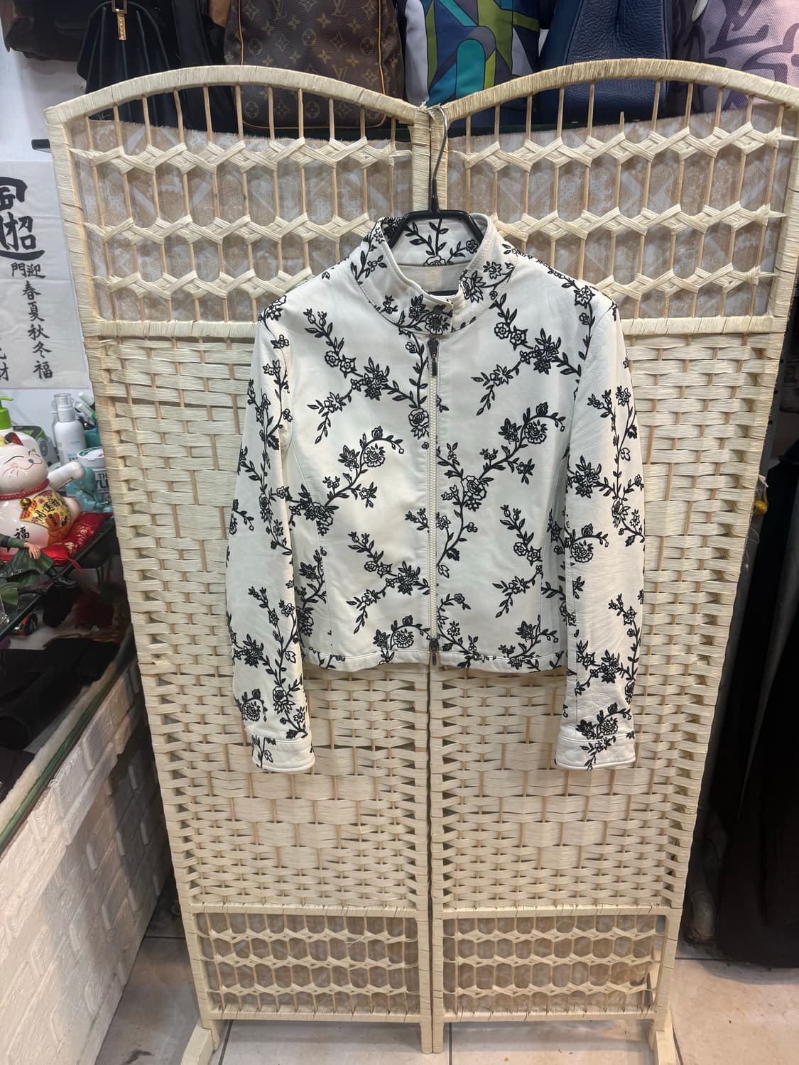 42/55 정품 조르지오 아르마니 자수플라워 가죽자켓 팝니다 상품이미지1