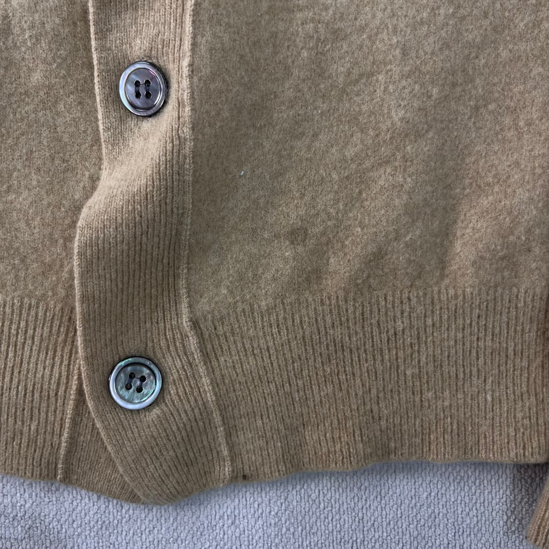 W 95 꼼데가르송 베이지 울 가디건 상품이미지5