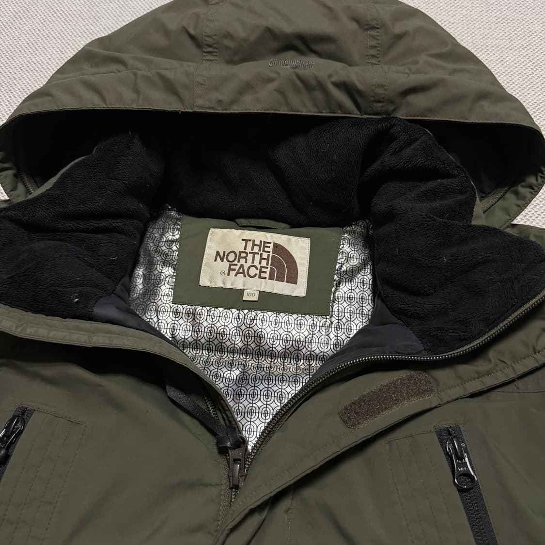 노스페이스 드라이벤트 카키 다운 패딩 자켓 상품이미지2