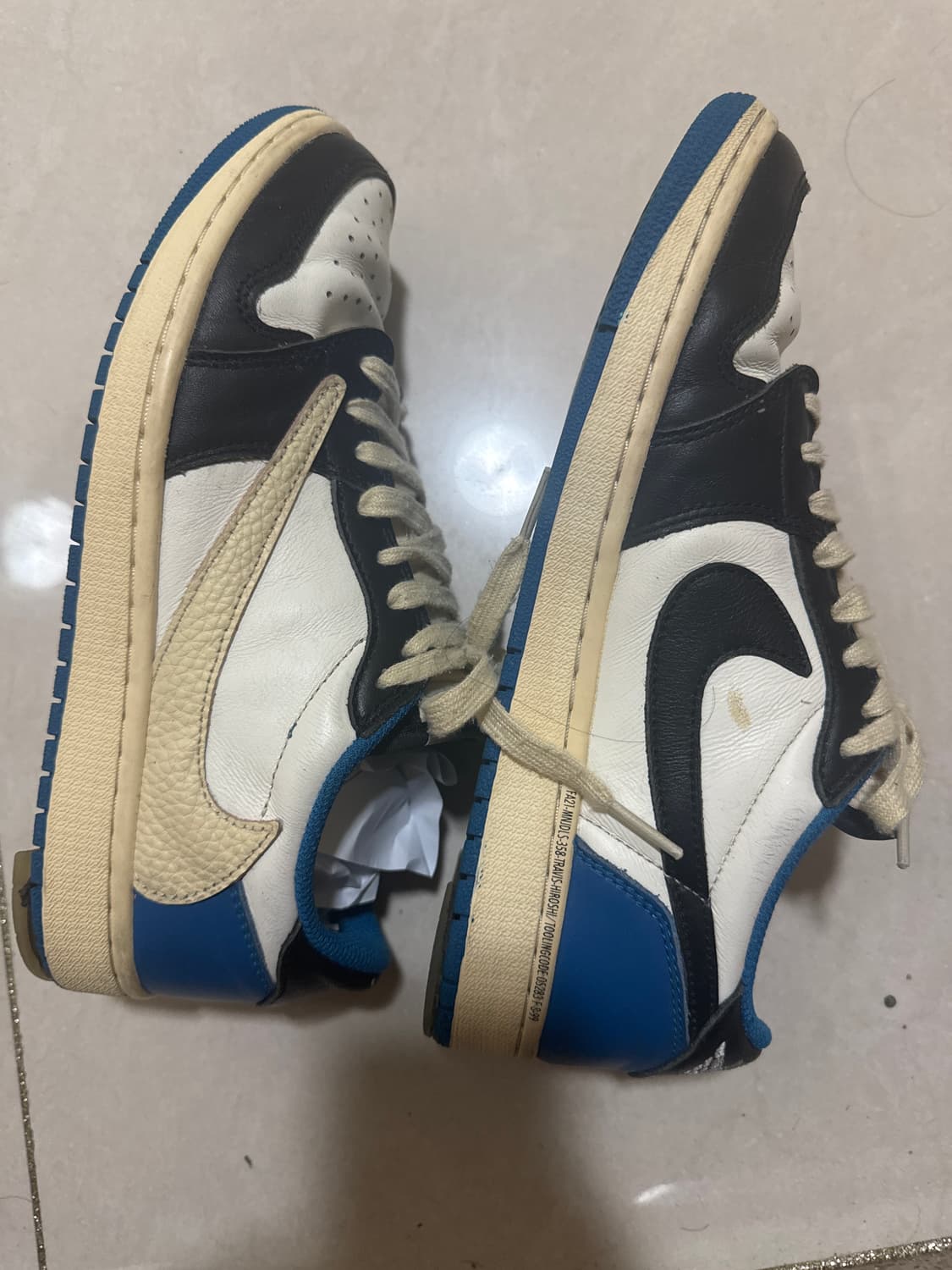 나이키 에어 조던 1 트래비스 스캇 프라그먼트 상품이미지6