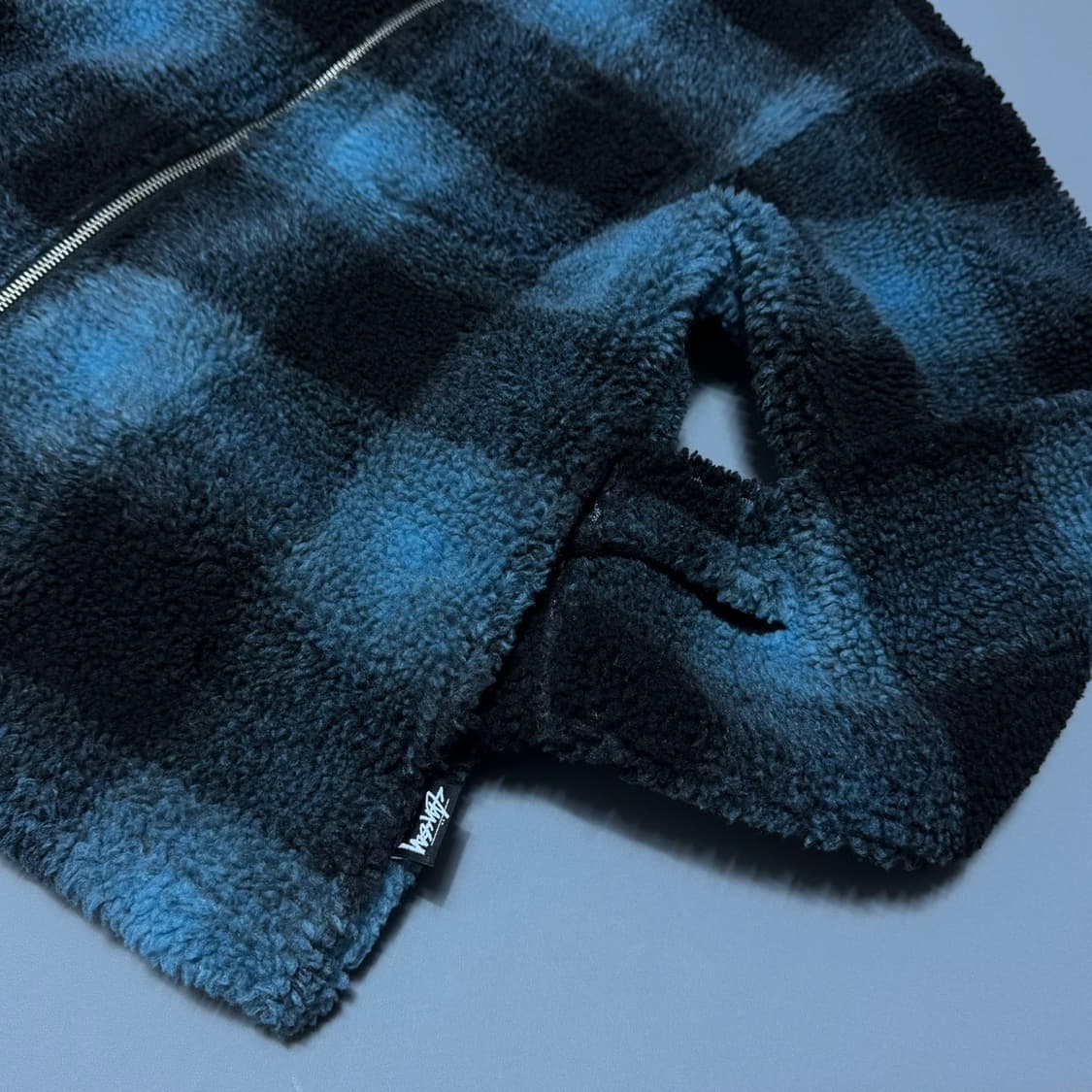 스투시(STUSSY) 블루컬러 쉐도우 플리에드 패턴 집업 쉐르파 자켓 상품이미지4