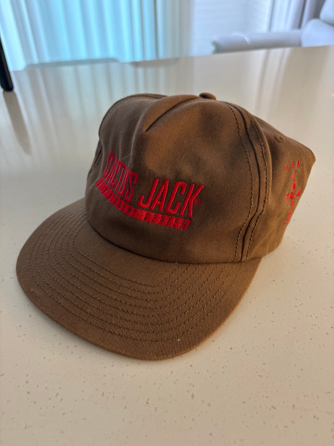 캑터스잭 트래비스스캇 스냅백 상품이미지1