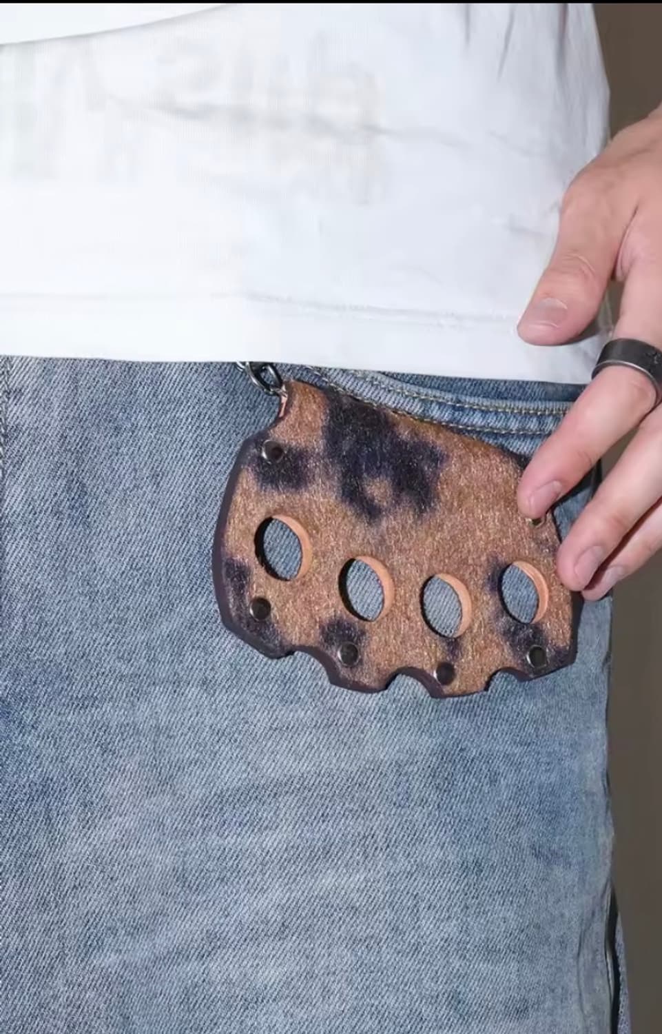 레오파드 너클 키체인 상품이미지2