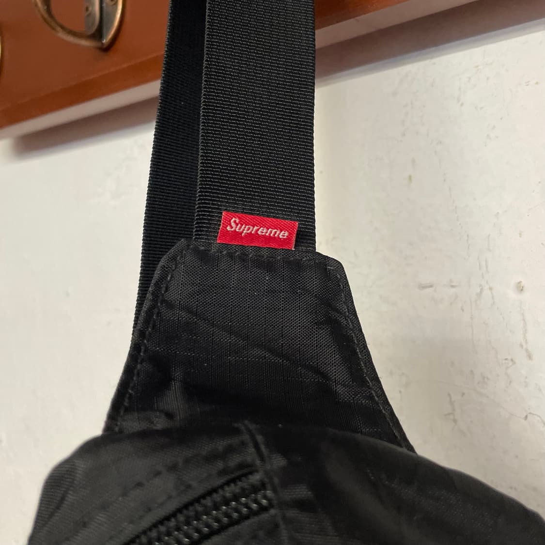 슈프림 18fw 블랙 웨이스트백 상품이미지2