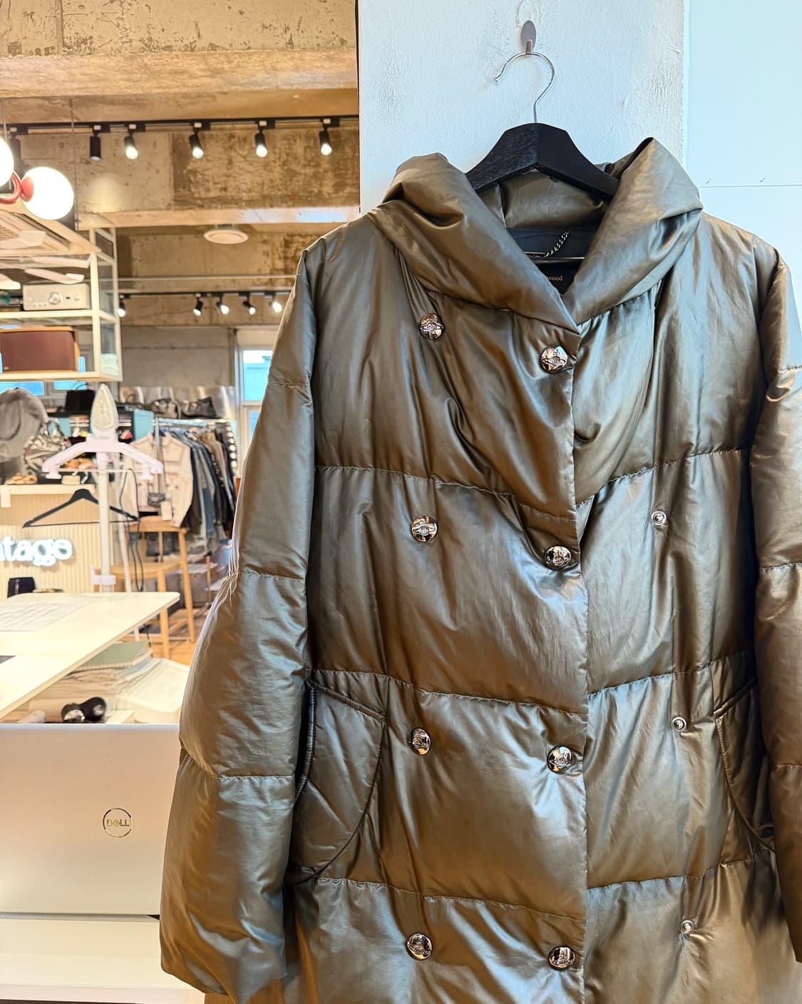 비비안 웨스트우드 카키 orb자수 덕다운 점퍼  상품이미지4