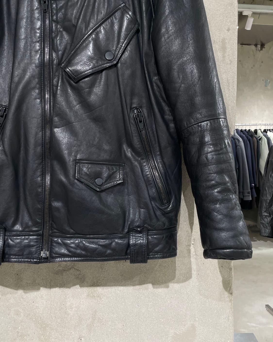 알렉산더 왕 x h&m 블랙 패디드 카우 레더 자켓 상품이미지5