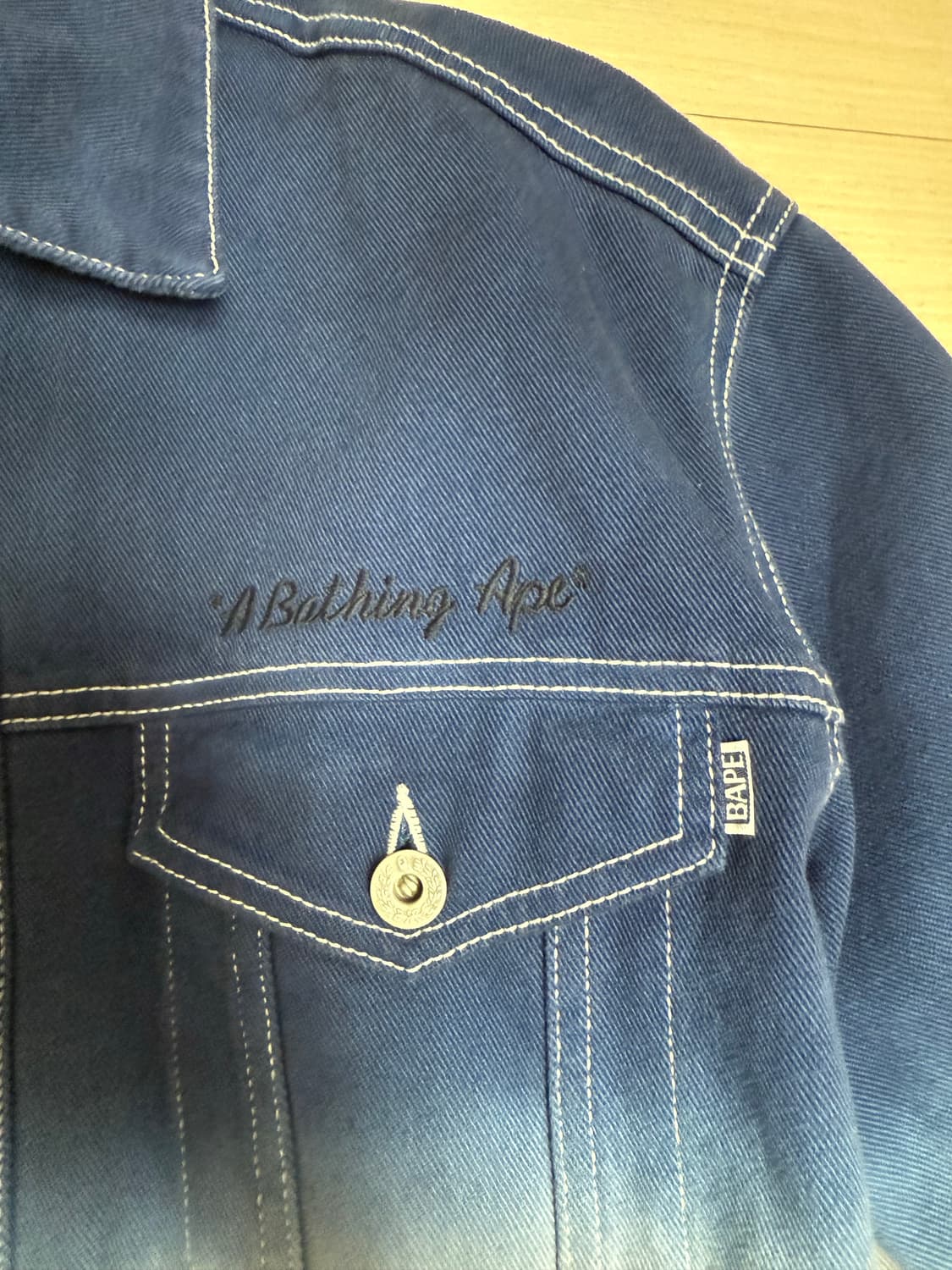 베이프 그라데이션 트러커자켓 상품이미지3