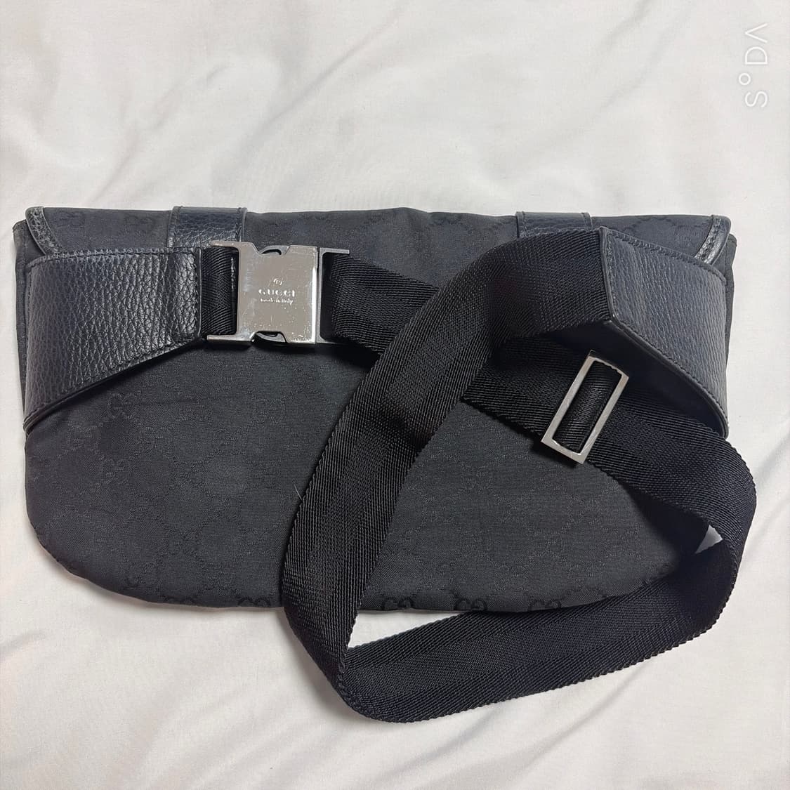 구찌 GG 로고 블랙 힙색 상품이미지2