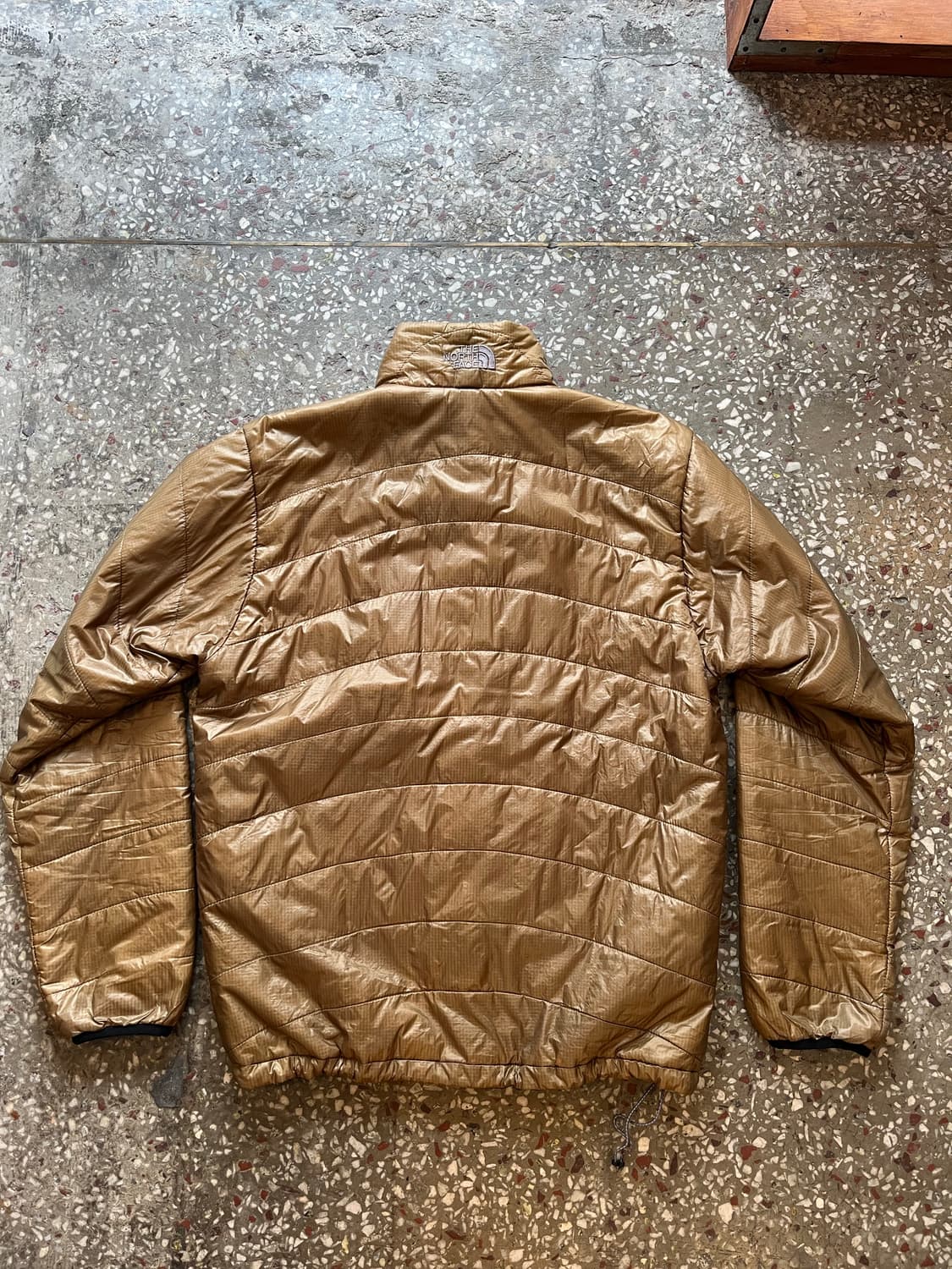 노스페이스 센터로고 브라운 경량패딩  상품이미지5