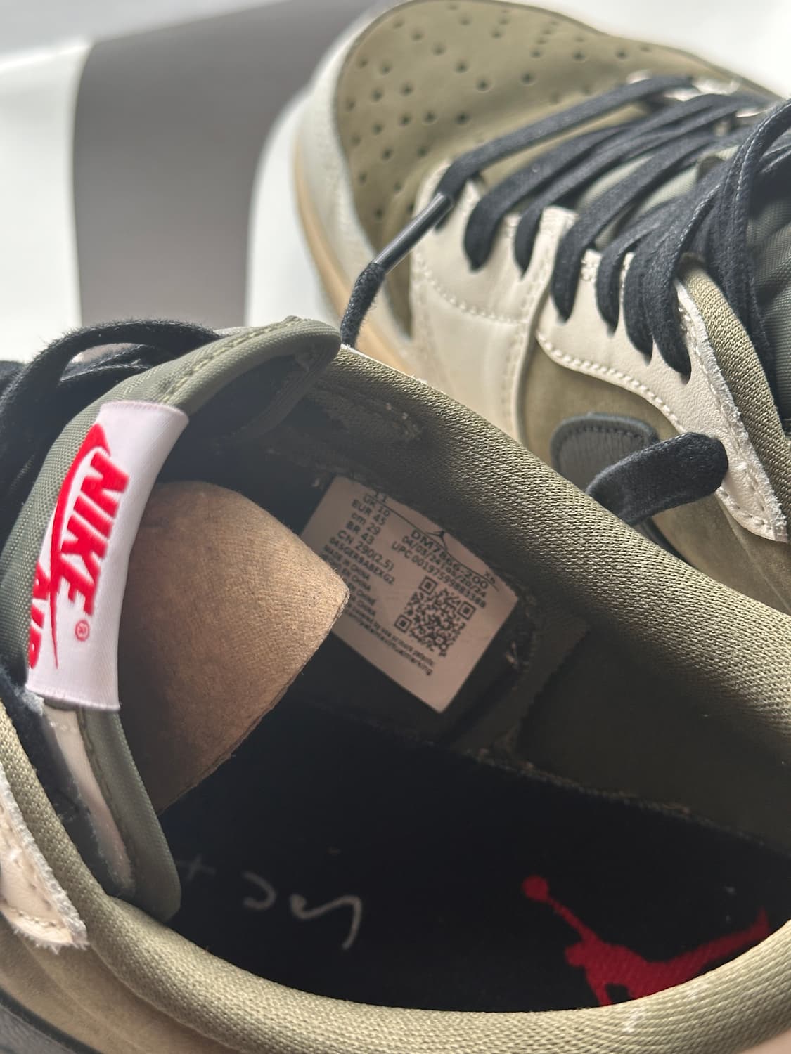 트래비스스캇 조던 리버스 올리브 상품이미지6