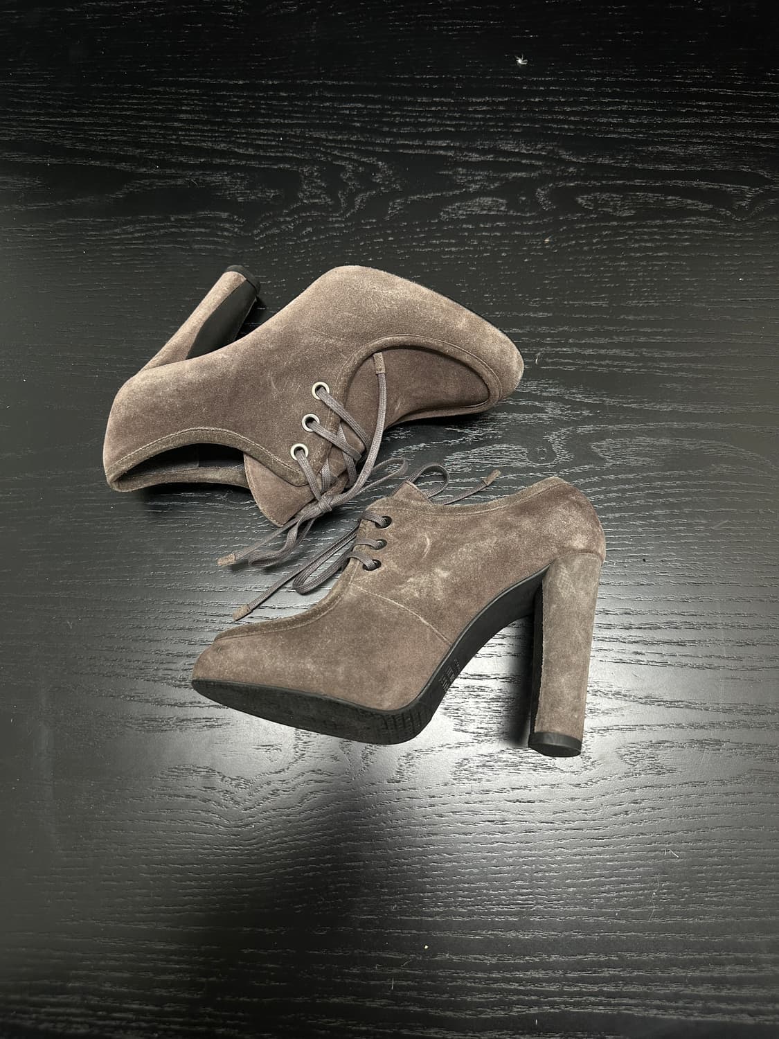 스튜어트 와이츠먼 레이스업 스웨이드 힐 상품이미지2