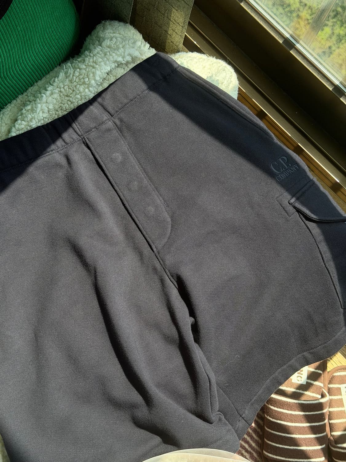 CP컴퍼니 스웻 반바지 카고 쇼츠 네이비 (S) 상품이미지2