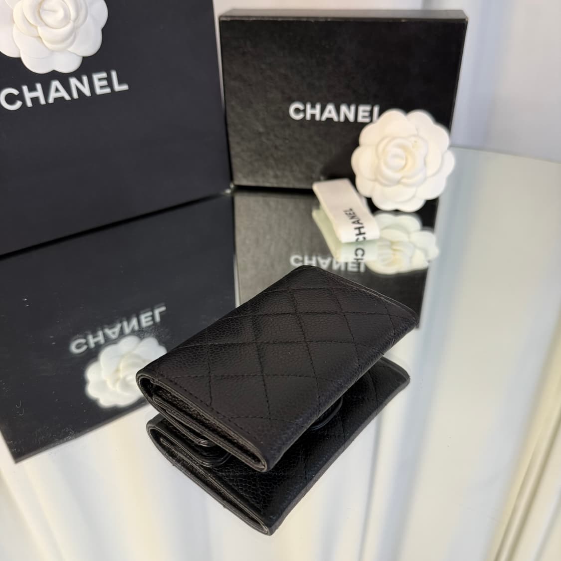 [정품] 샤넬 클래식 카드 홀더 그레인드 카프스킨 & 실버 메탈 블랙 상품이미지4