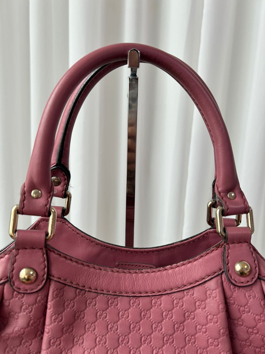 구찌 핑크 수키 레더 숄더백 상품이미지9