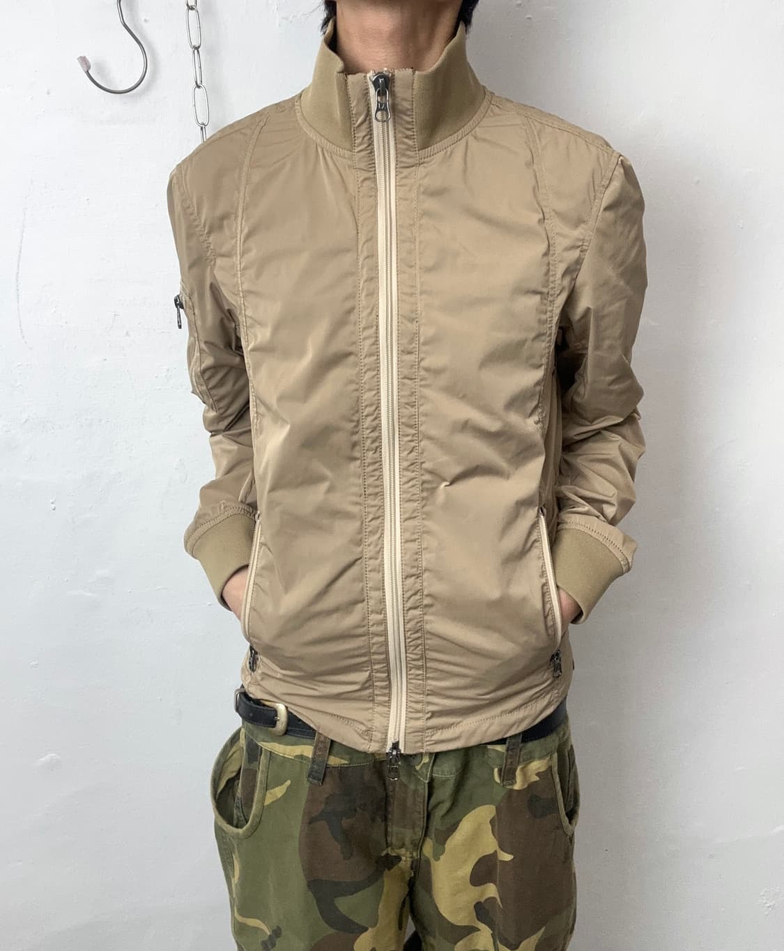 Armani Jeans Slim Fit Nylon Bomber Jacke 상품이미지3