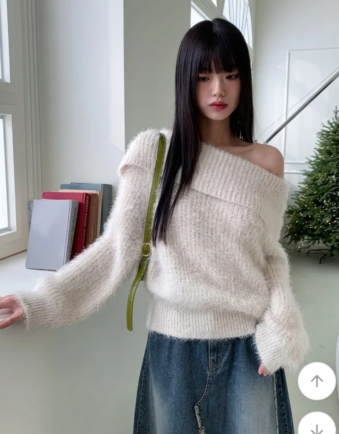 폼폼이 오프숄더 루즈핏 니트 상품이미지2