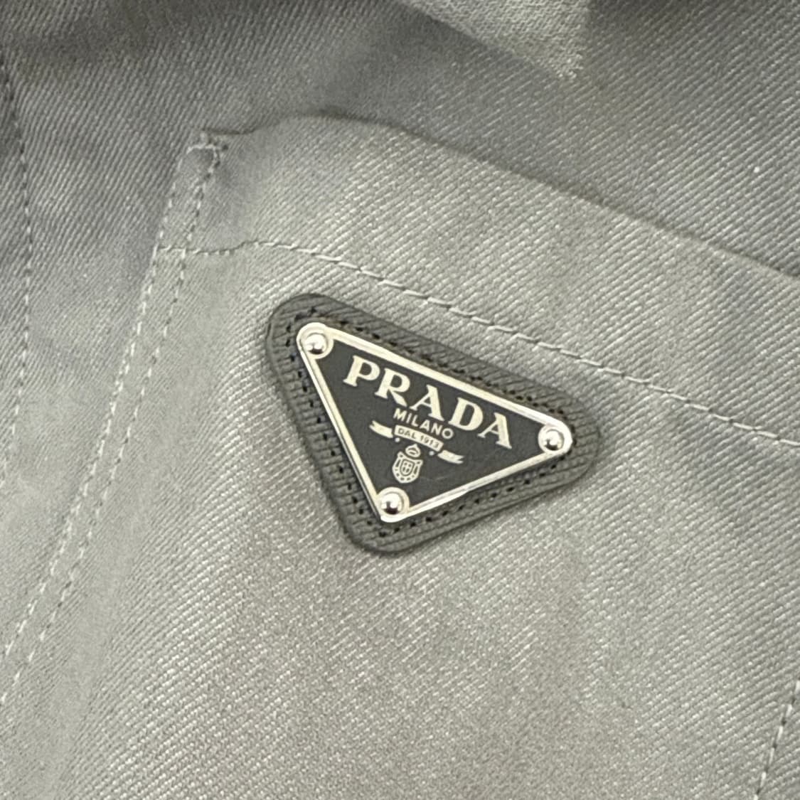 [리오브전포점] 신형 프라다 삼각로고 그레이 블루종 자켓 상품이미지3