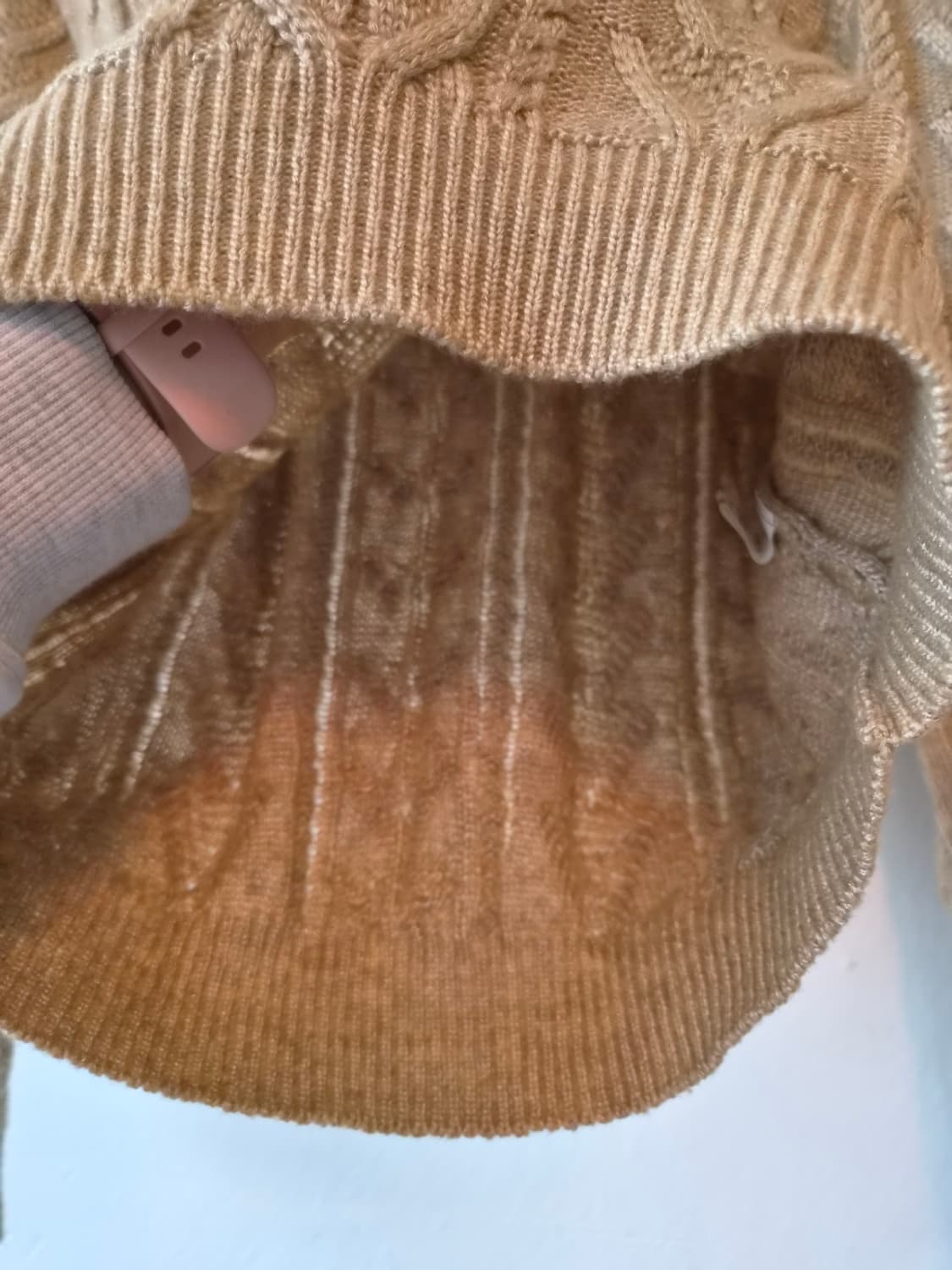 앤클라인 여성 브이넥샤이닝케이블니트 88-98-165 상품이미지5