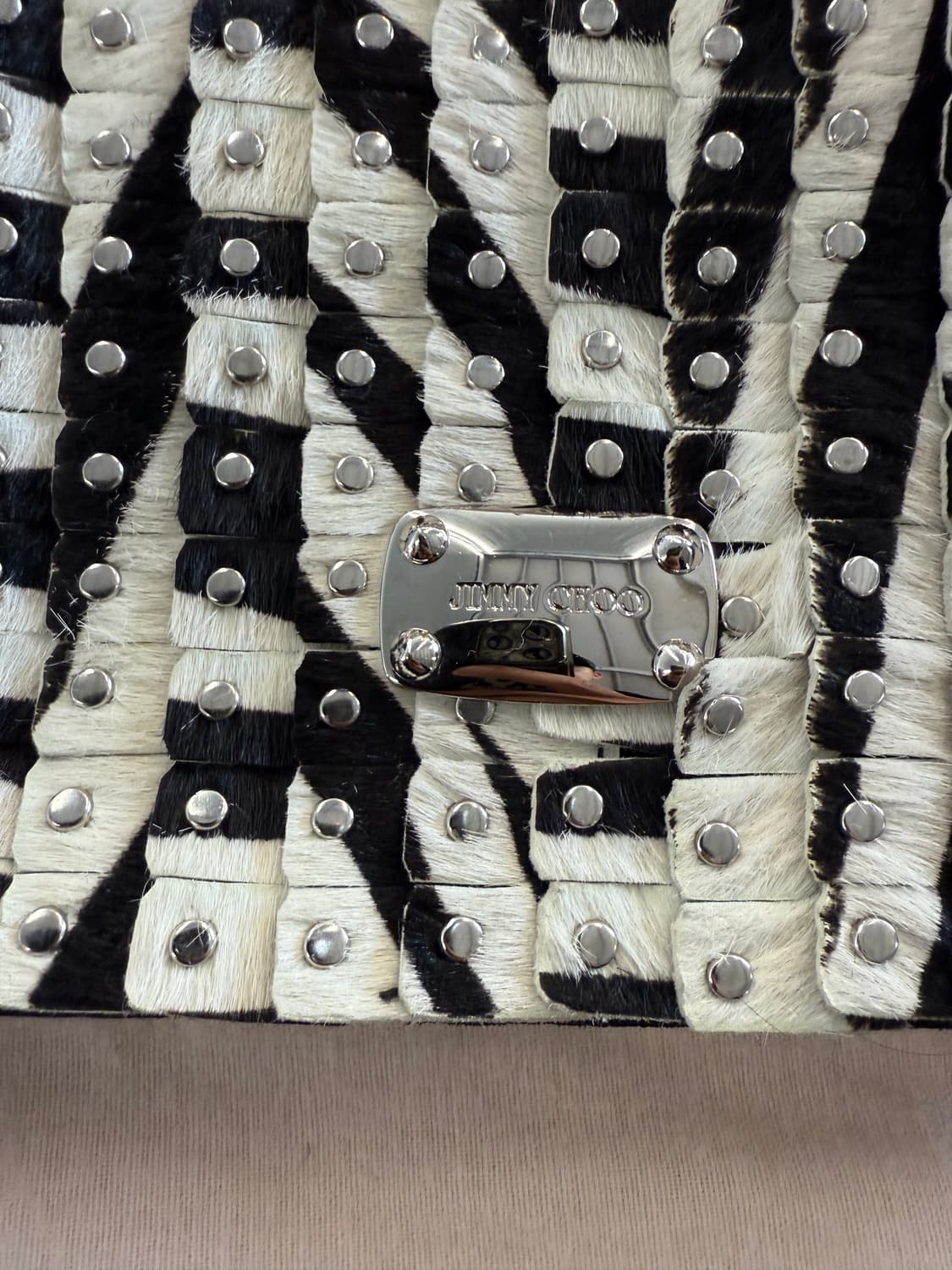 지미추 블랙 & 화이트 패턴 클러치 상품이미지3