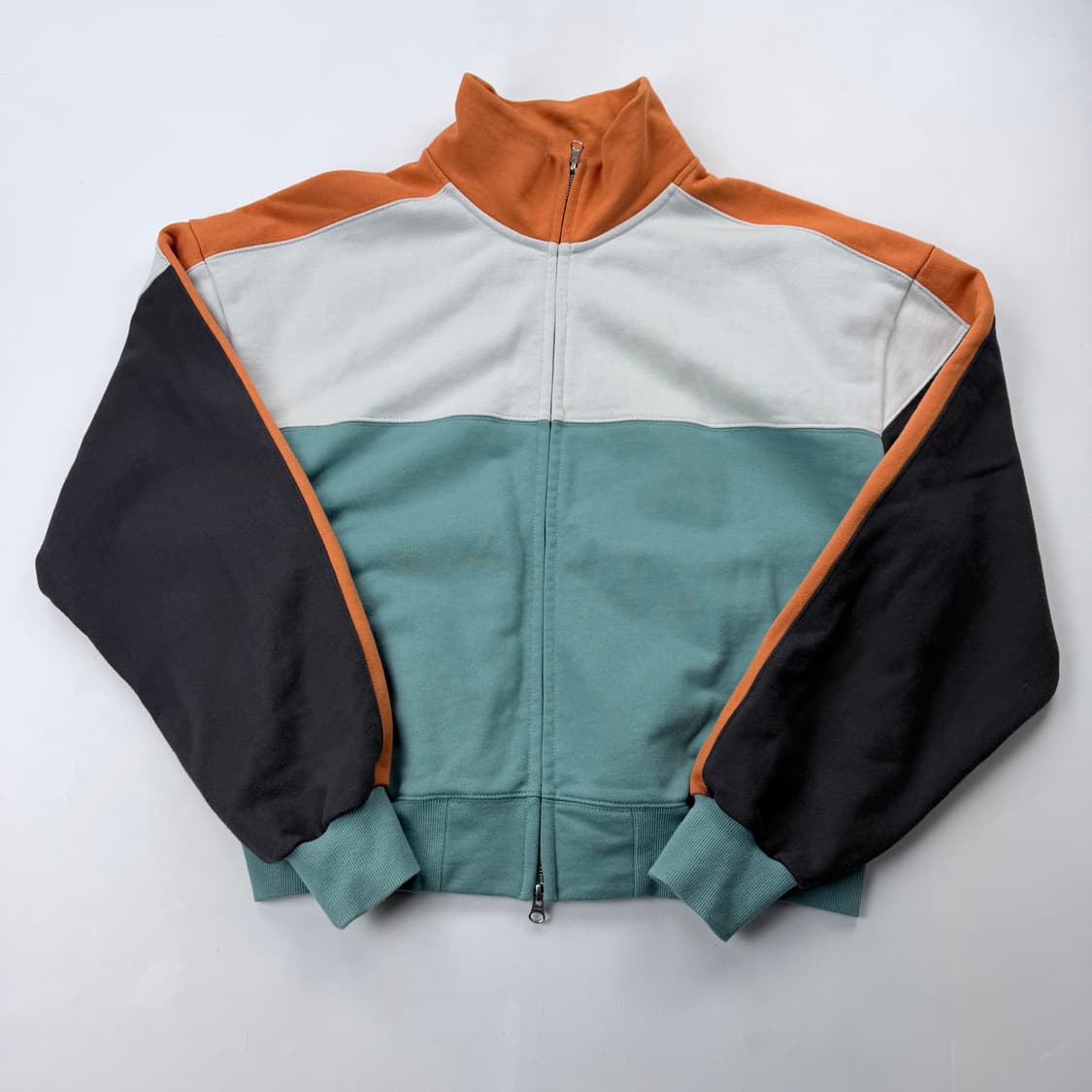 더바이닐하우스 풀집업 스웻셔츠 상품이미지2