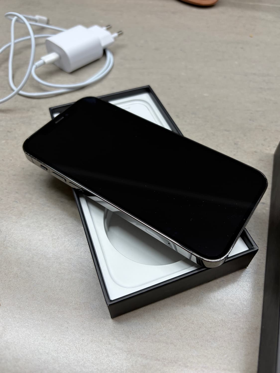 아이폰12프로 128G 블랙 상품이미지1