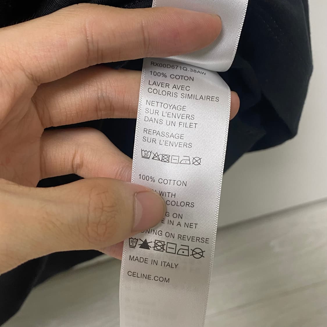 [새상품급/정품] 셀린느 루즈 반팔 티셔츠 블랙 상품이미지5