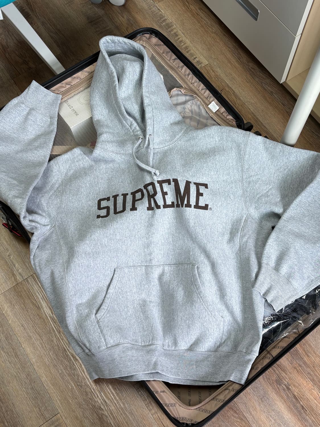 슈프림 바시티 후드 그레이 사이즈 M 팝니다 상품이미지1