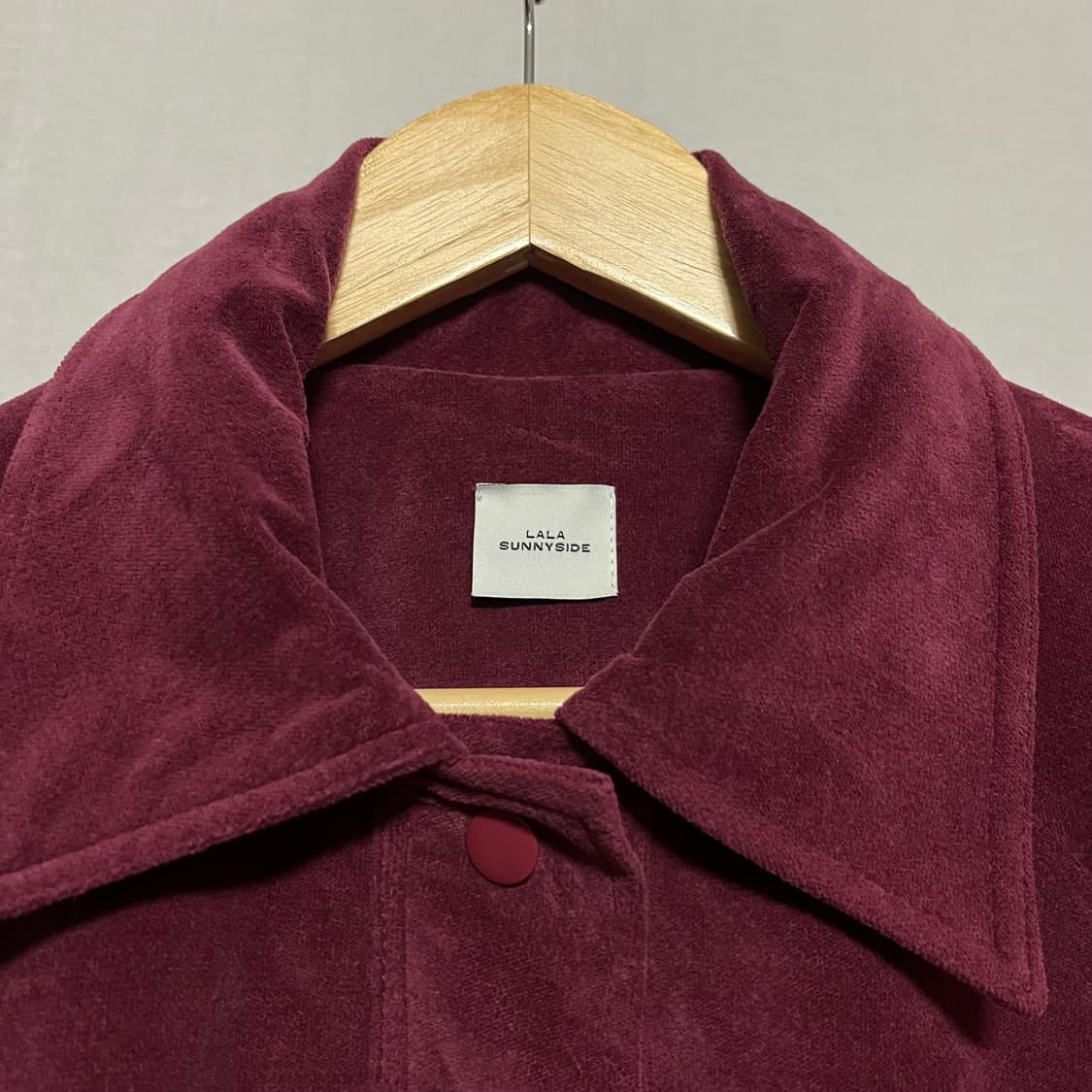 라라써니사이드 벨벳 자켓 버건디 상품이미지3