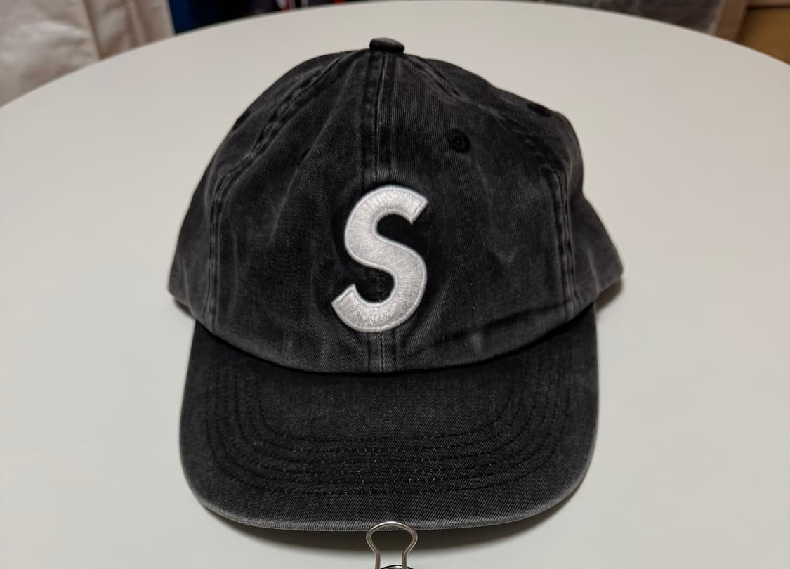 슈프림 20ss 피그먼트 s로고 볼캡 모자 미친 가격에 판매합니다! 상품이미지1