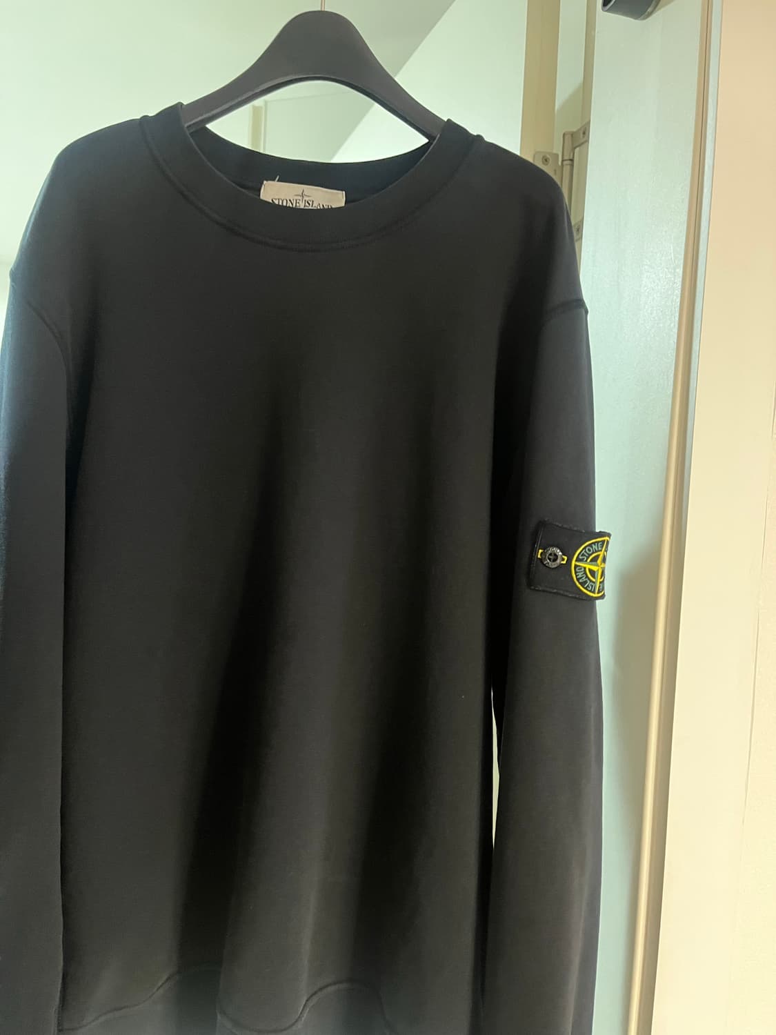 24fw 스톤아일랜드 네이비 맨투맨 m 상품이미지1