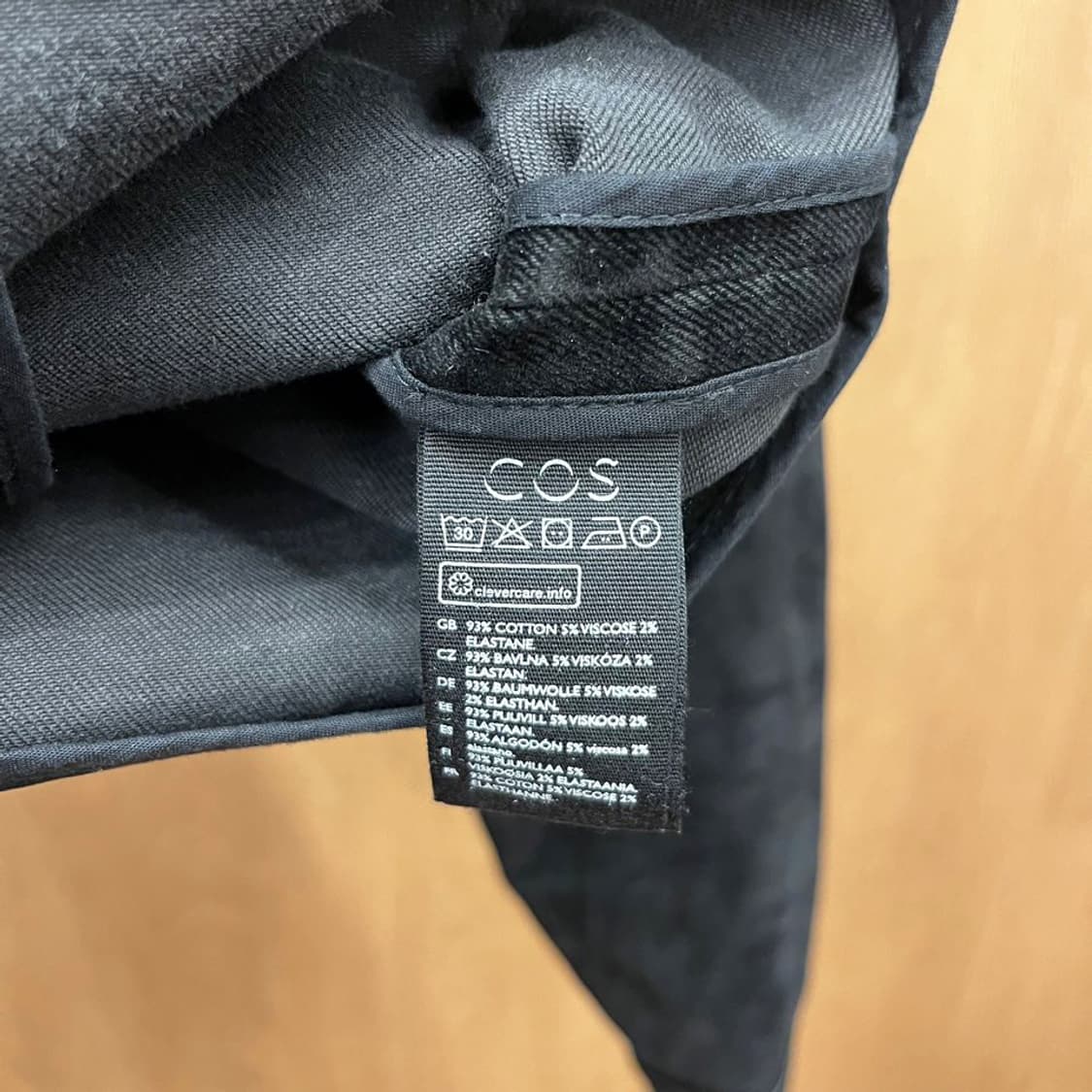 코스 스웨이드 데님 크롭 자켓 싱글 포켓 버튼 커프스 디테일 블랙 상품이미지7