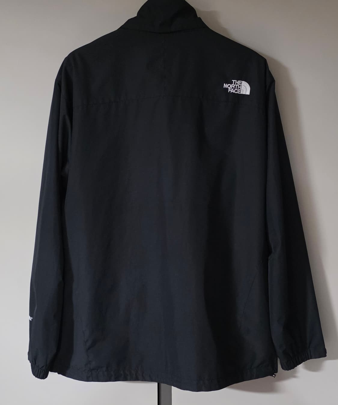 노스페이스 고어택스 바람막이자켓.  
싸이즈  105  남자. 상품이미지2