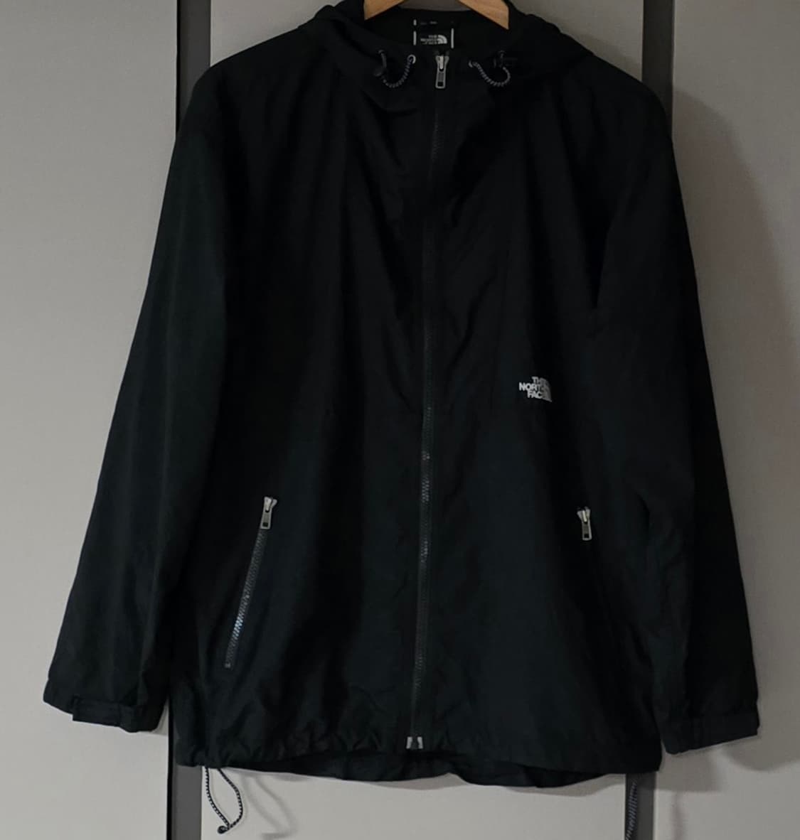 노스페이스 남성 봄가을 후드바람막이.
싸이즈 95 상품이미지1
