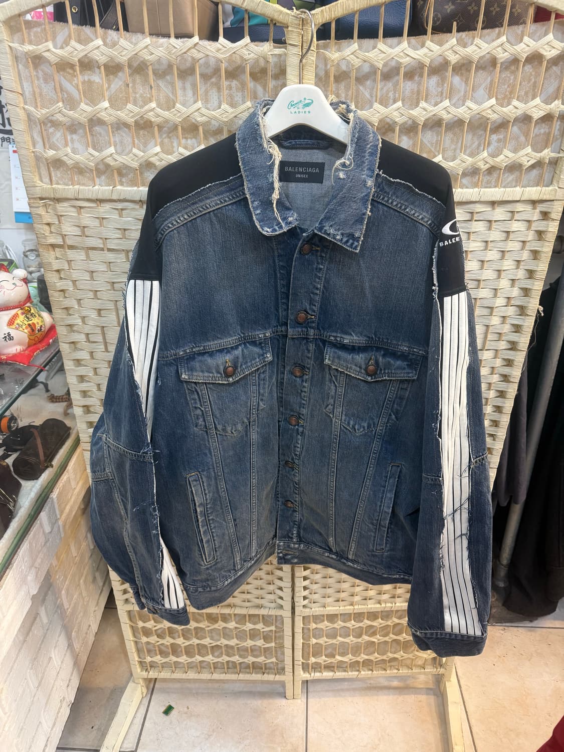 1/100-105 정품 발렌시아가 컷업 데님자켓 팝니다 상품이미지1