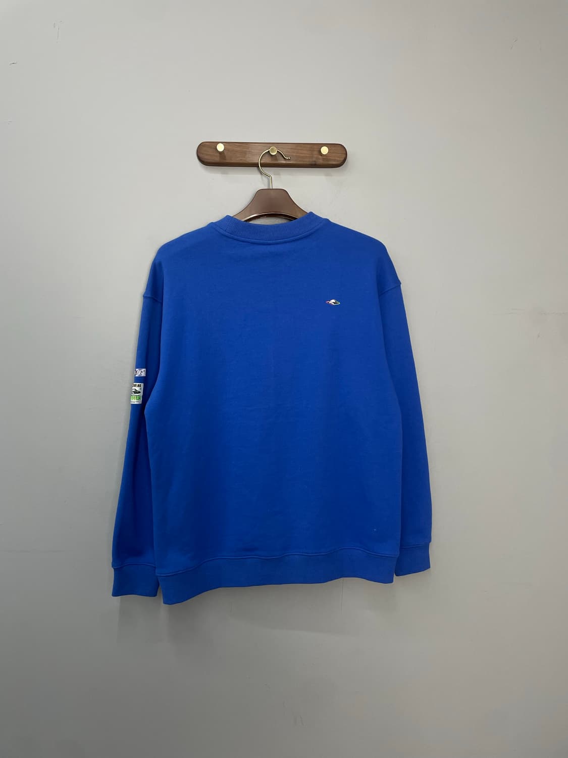 아더에러 블루 패치 맨투맨 H1971 상품이미지5