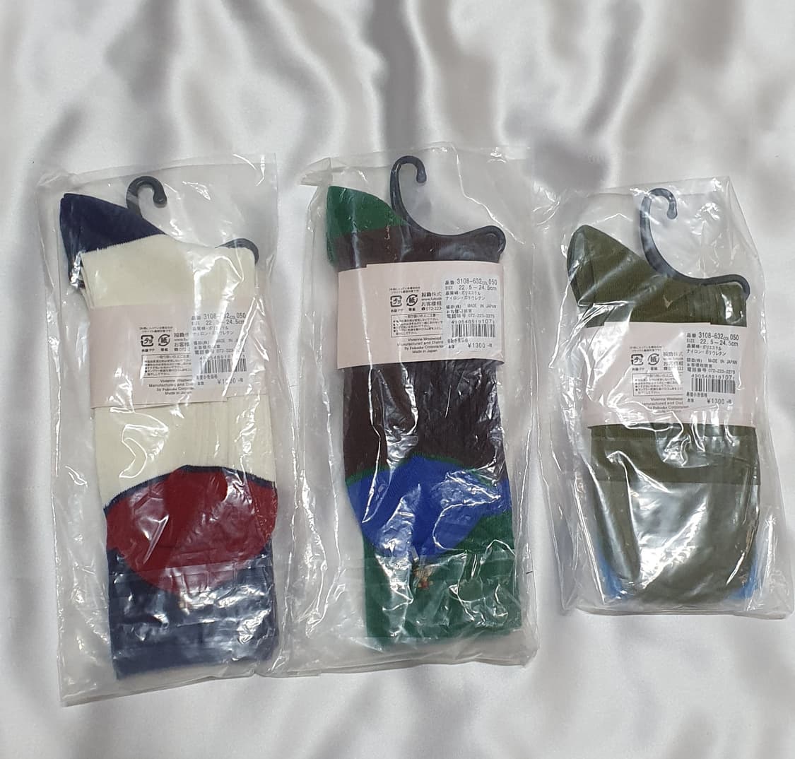 올리브 크림베이지 브라운 블루 네이비 그린 레드 비비안웨스트우드 양말 상품이미지2