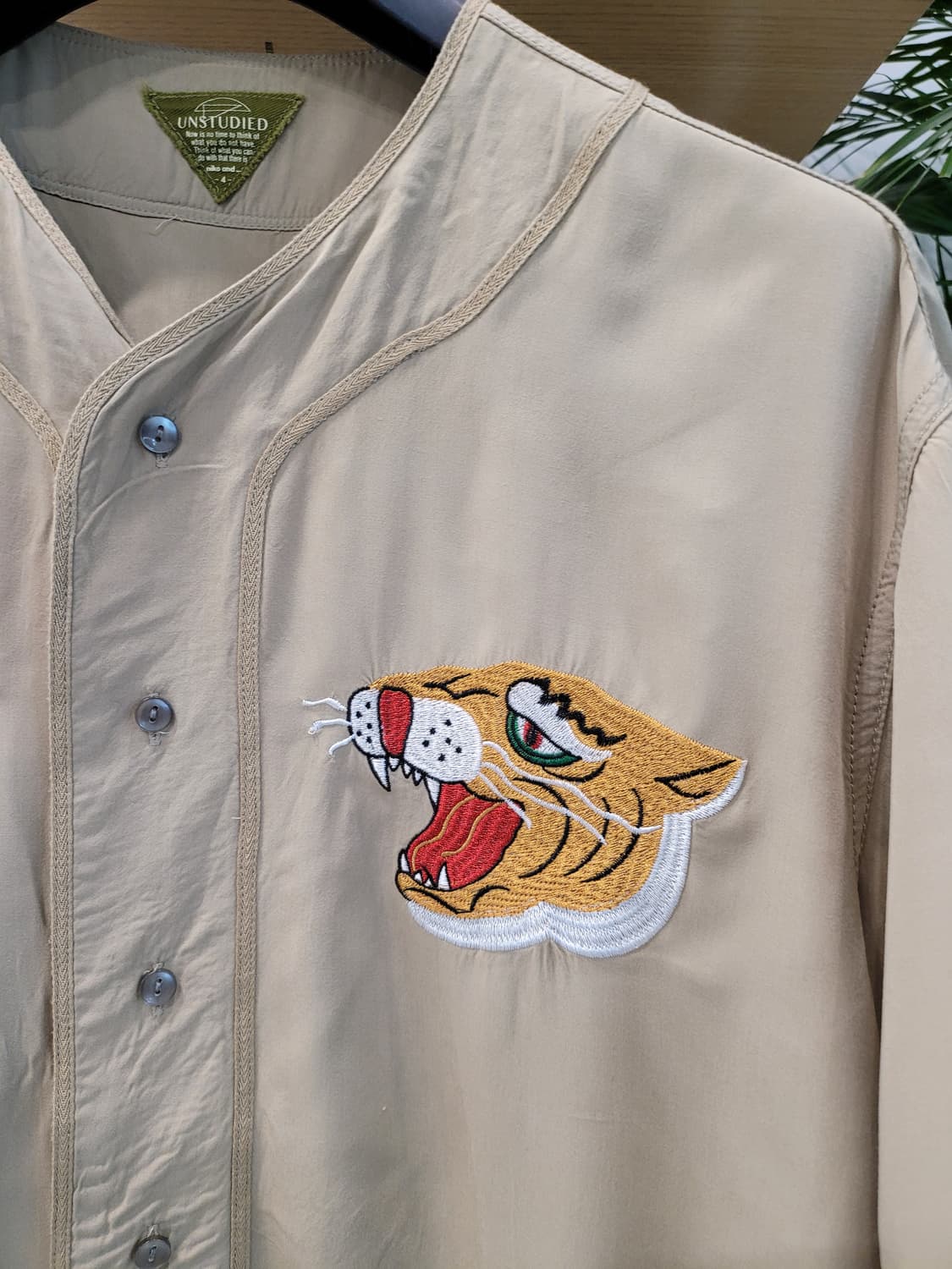 🐅(4) 니코앤드 UNSTUDIED 타이거 자수 레이온 베이스볼 셔츠 상품이미지3