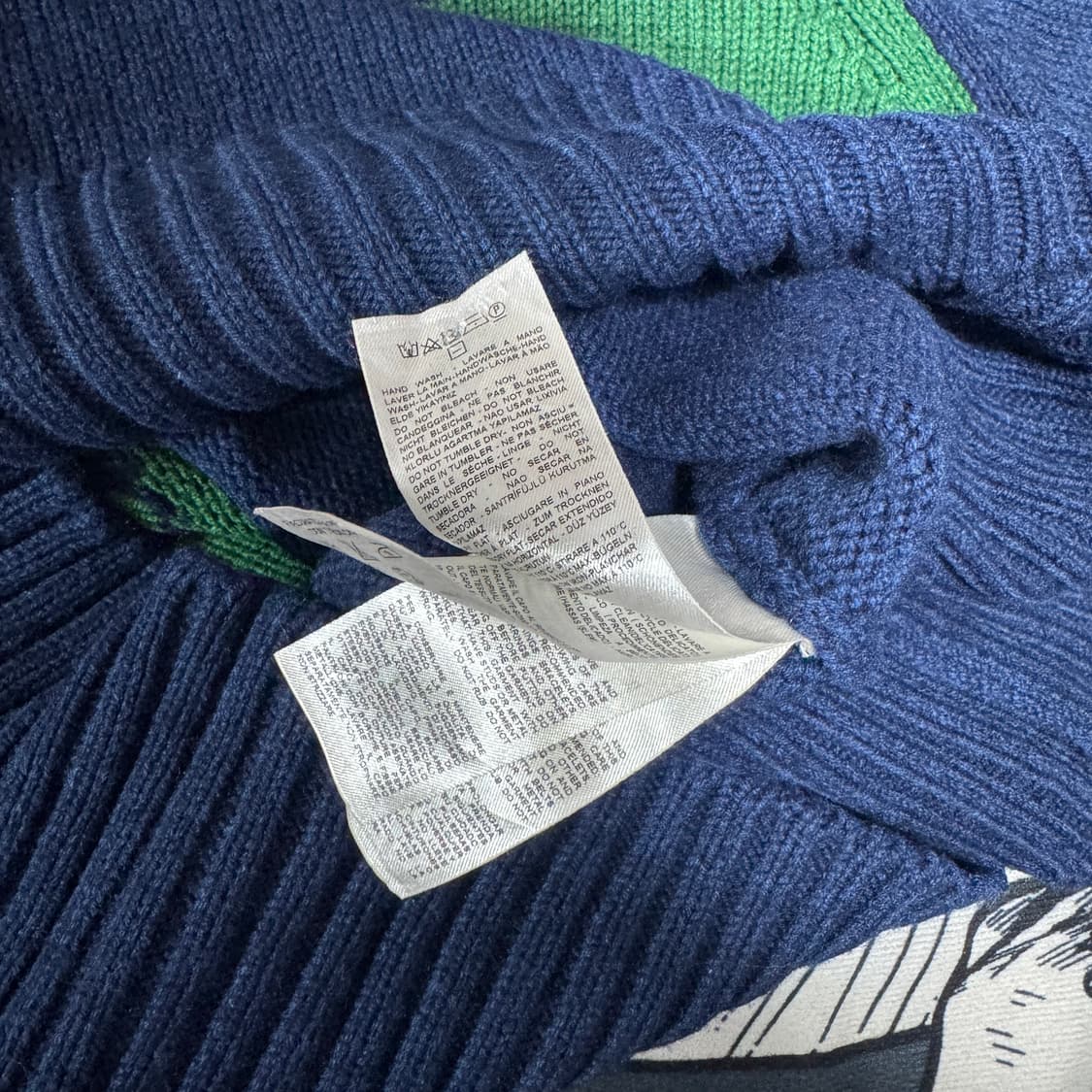 디젤 브이넥 버진울 니트  S사이즈 상품이미지4