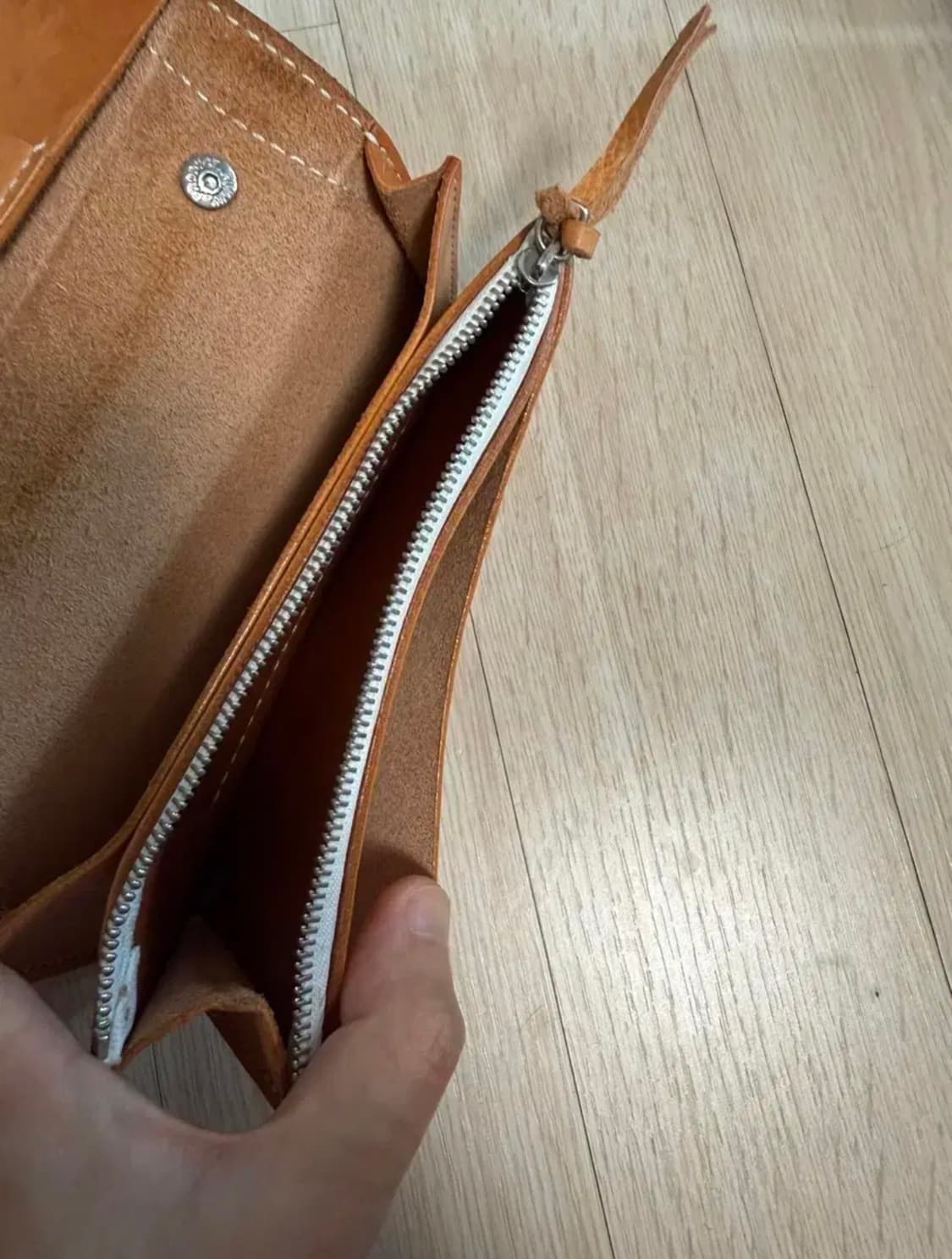 레더키메라 가죽 에이징장지갑 상품이미지5