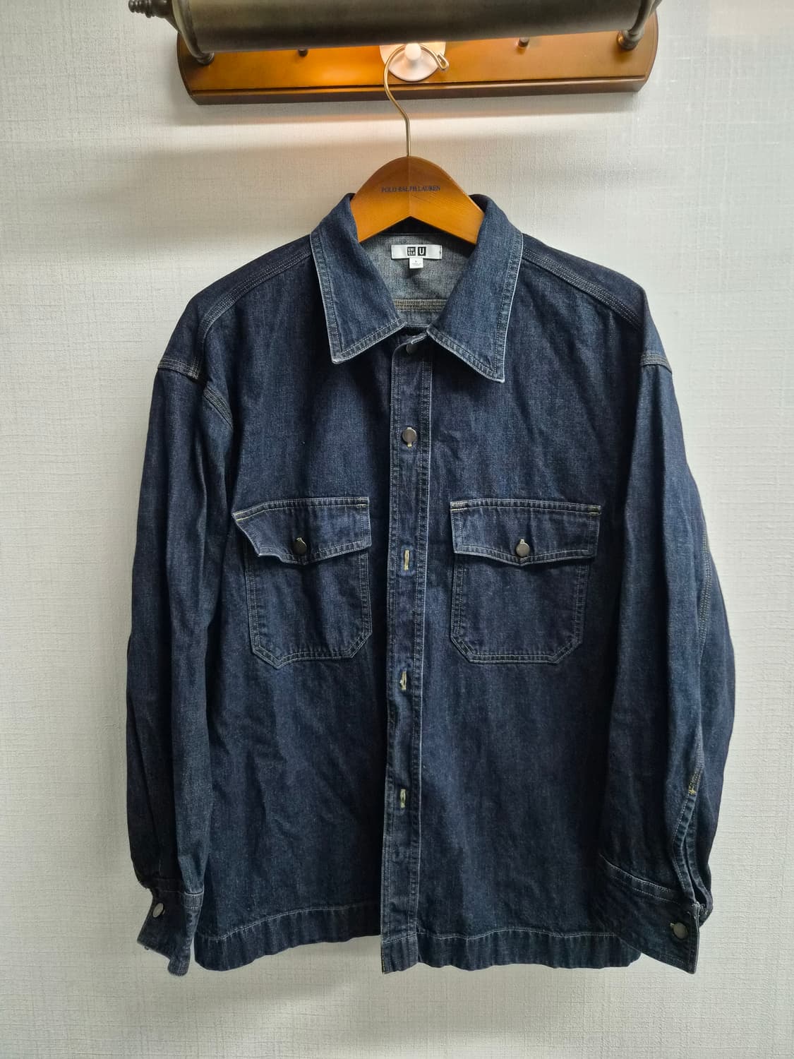 L/105) 유니클로 U 오버핏 데님셔츠 팝니다 상품이미지1