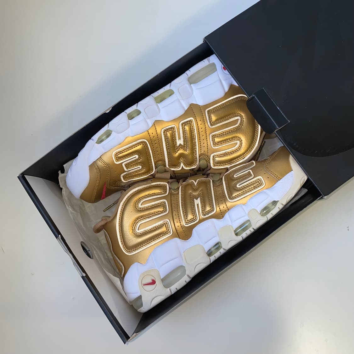 [270] 17SS 슈프림 나이키 에어 모어 업템포 골드 상품이미지1